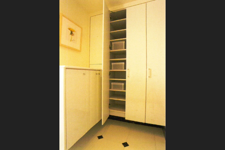 グランジオ武蔵野のトール型下足入れ